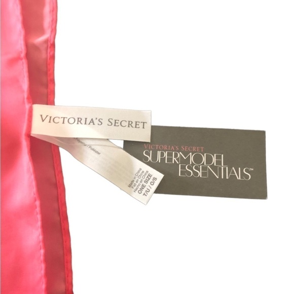 VS Victoria’s Secret Supermodel Essential Floral Square Scarf Pink Green 45X45 - Picture 4 of 5